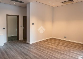 Shop Via Agucchi, Bologna (neighborhood Battindarno) - photo 17