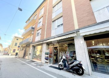 Negozio Via Andrea Agnello, Ravenna - foto 1