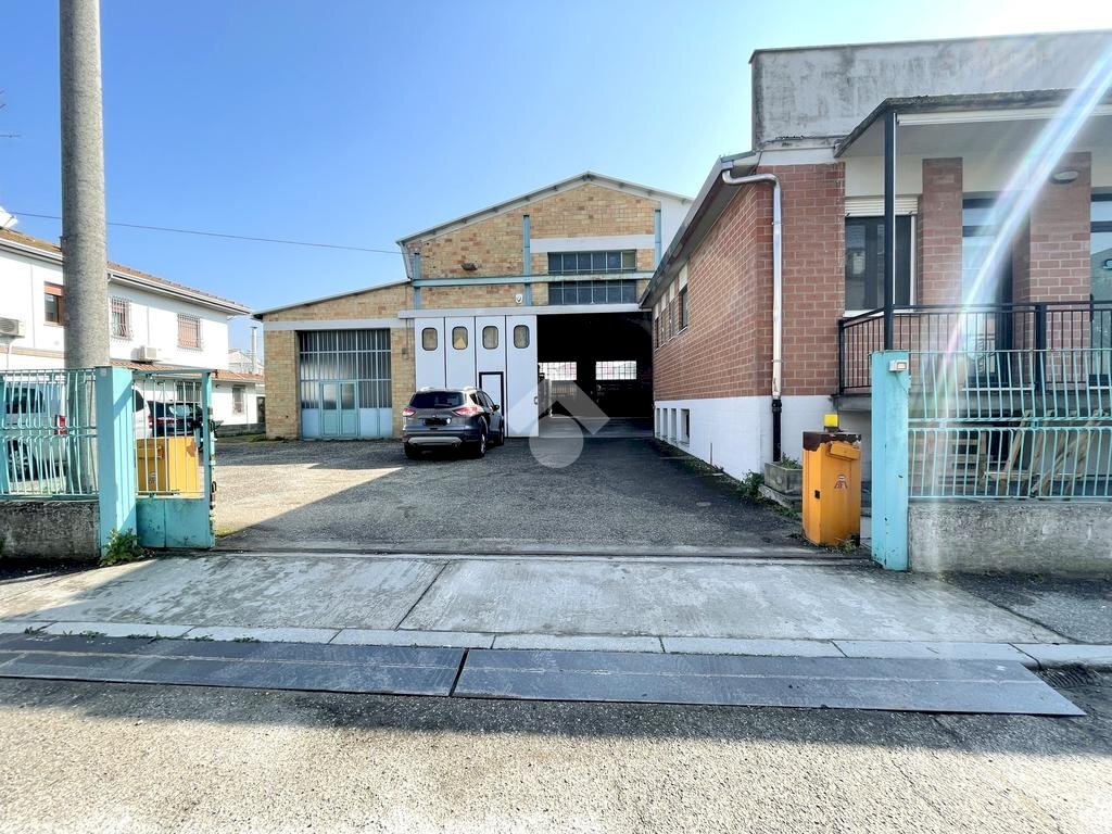Shed Via Buccari, Ravenna (neighborhood Teodorico) - photo 1