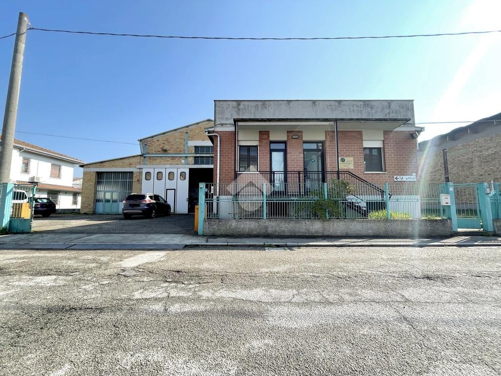 Shed Via Buccari, Ravenna (neighborhood Teodorico) - photo 2