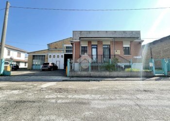 Shed Via Buccari, Ravenna (neighborhood Teodorico) - photo 2