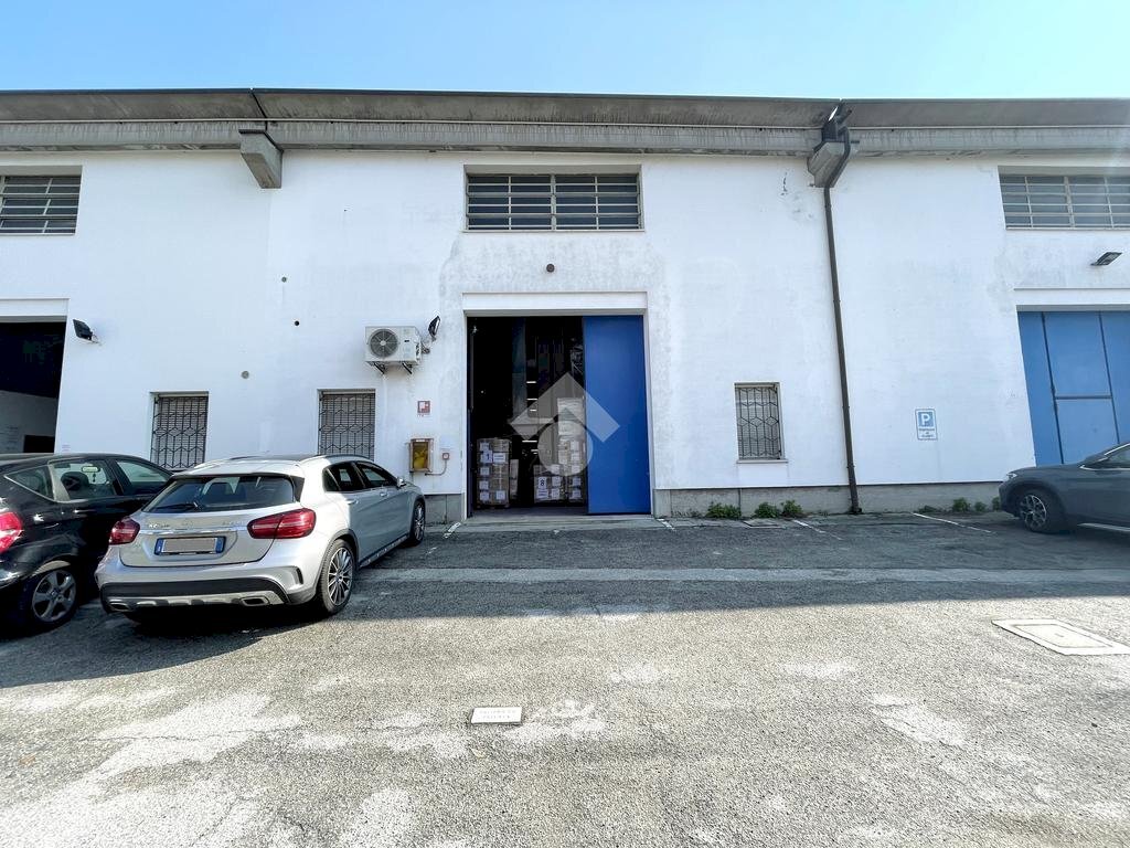 Warehouse Via Buccari, Ravenna (neighborhood Teodorico) - photo 1