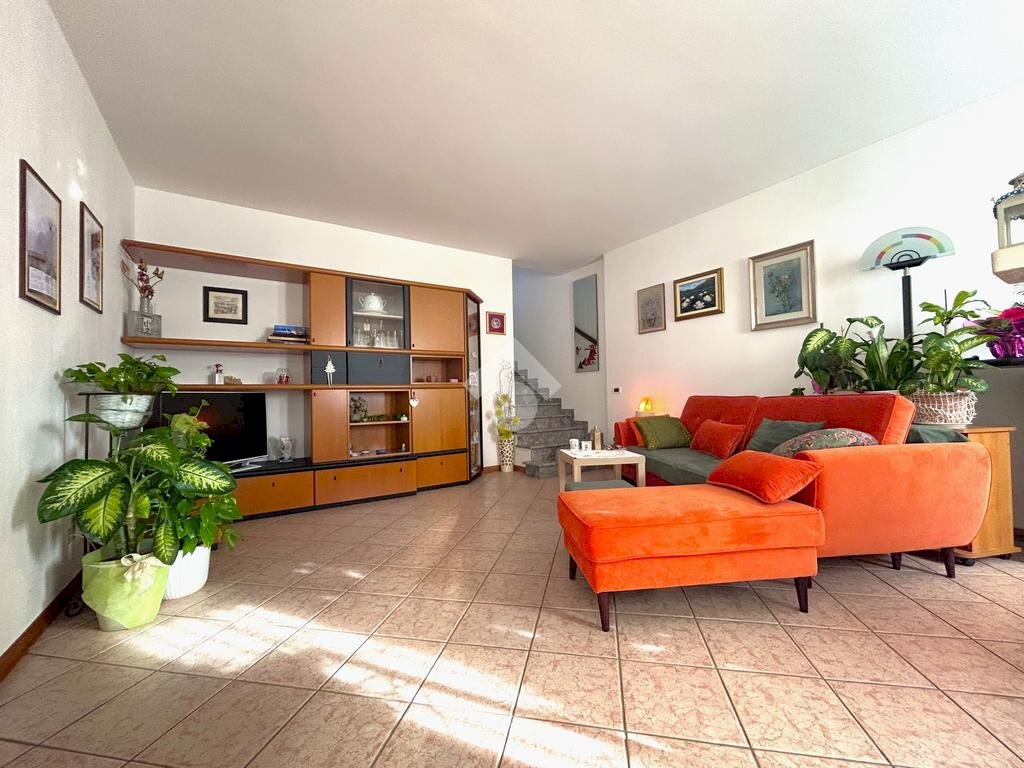 Portion of a house Via dell'Artiglio, Ravenna (neighborhood Savarna) - photo 2