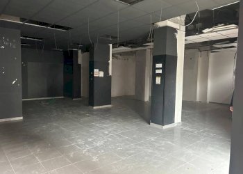 Interno non residenziale - Shop largo San Francesco da Paola, Genova - photo 8