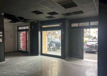 Interno non residenziale - Shop largo San Francesco da Paola, Genova - photo 12