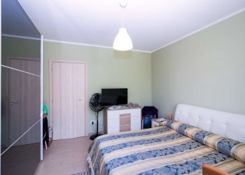 camera da letto - Bilocale viale FABRIZIO DE ANDRE', 49, Grugliasco - foto 9