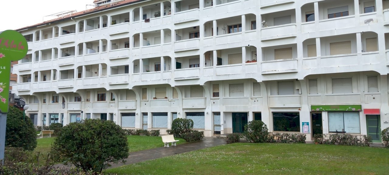 Esterno - Locale Commerciale VIALE ALCIONE 139B, Francavilla al Mare - foto 1