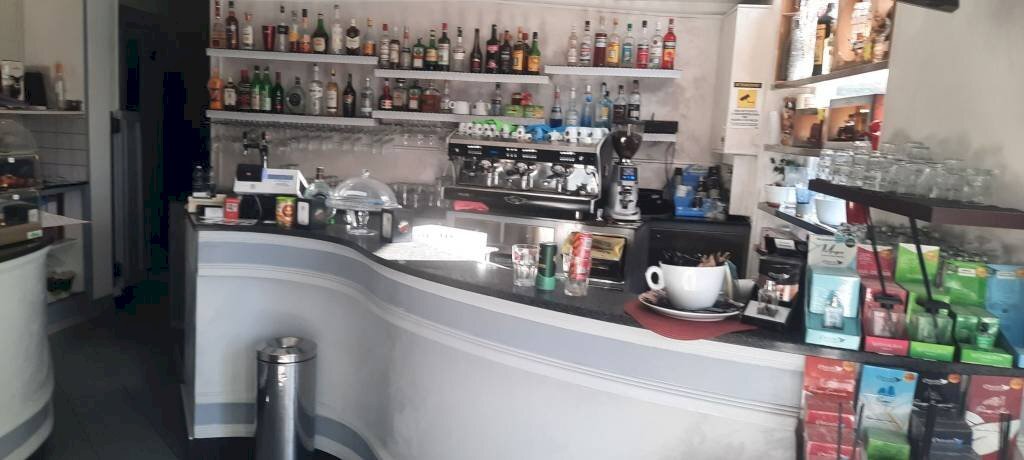 Interno non residenziale - Bar Tavola Calda - Fredda via Sestriere, 12, Moncalieri - foto 1