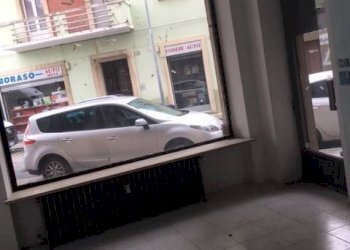 Interno non residenziale - Negozio via Camillo Olivetti, 1d, Ivrea - foto 20