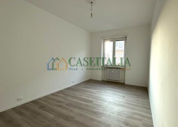 7.jpg - Trilocale Ivrea - foto 8