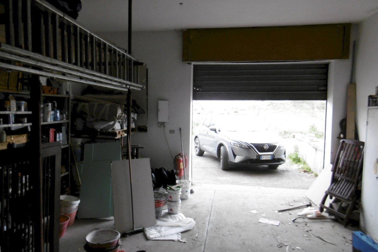 P1000821.JPG - Commercial Premises VIA SAMUGHEO, Roma - photo 3