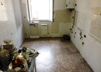 CUCINA - Quadrilocale via Federico Gattorno 3, Genova (zona Cornigliano) - foto 4