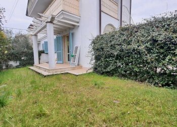 giardino1.jpg - Casa semi indipendente Ameglia - foto 1