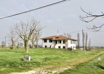 facciata - Casa indipendente Via Valle  34, Galliera - foto 3