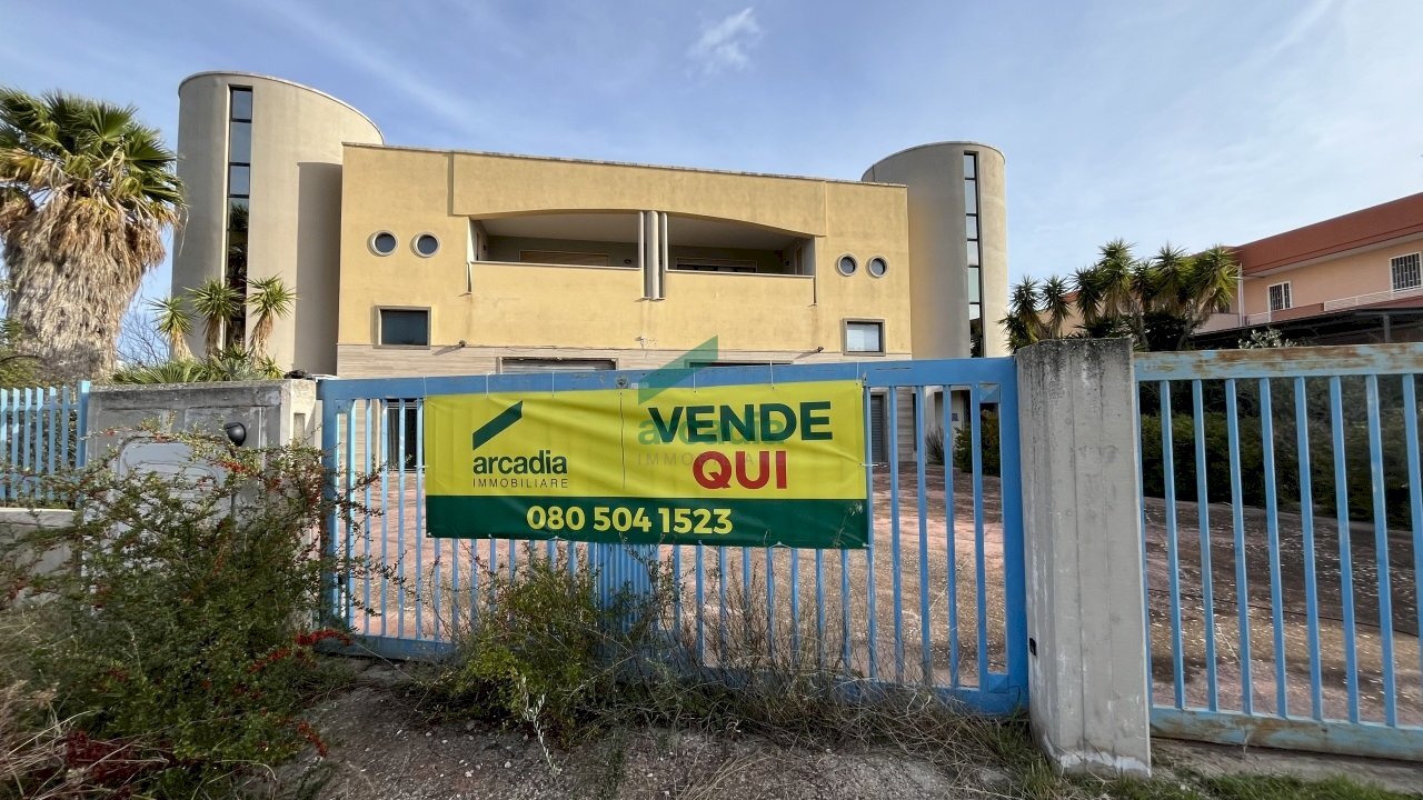 esterno - Locale Commerciale Via Dell'industria 101, Fasano - foto 1