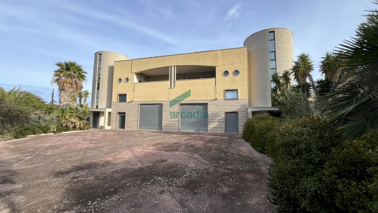 esterno - Locale Commerciale Via Dell'industria 101, Fasano - foto 2