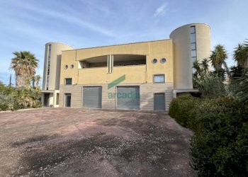 esterno - Locale Commerciale Via Dell'industria 101, Fasano - foto 2