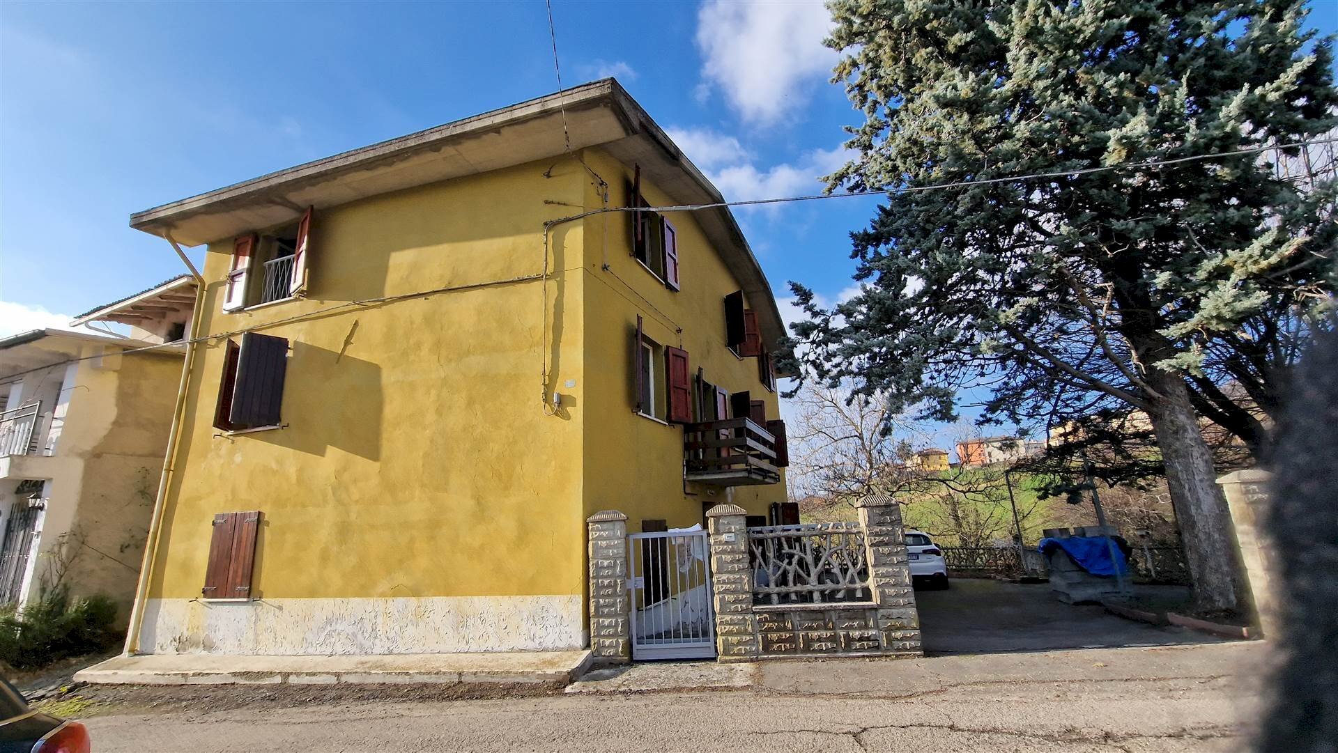 Independent house Montese - photo 1