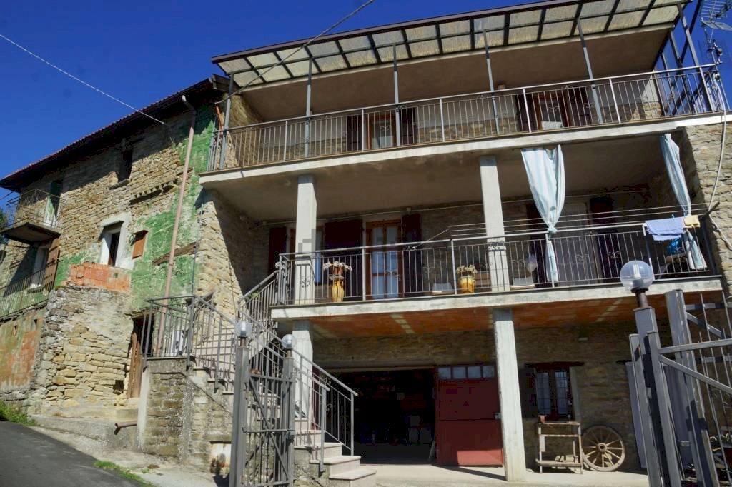 Facciata - Rustico Regione Vengore S.N.C., Roccaverano - foto 3