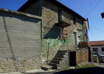 Facciata - Rustico Regione Vengore S.N.C., Roccaverano - foto 6