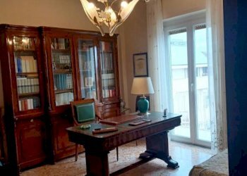 Stanza arredata - Trilocale via San Francesco, San Giorgio del Sannio - foto 24