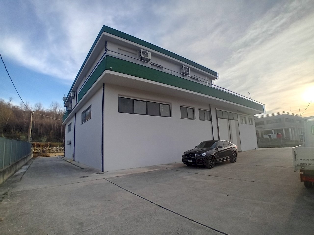 facciata - Shed Strada Statale 5 72, Scafa - photo 1