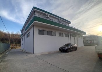 facciata - Shed Strada Statale 5 72, Scafa - photo 1