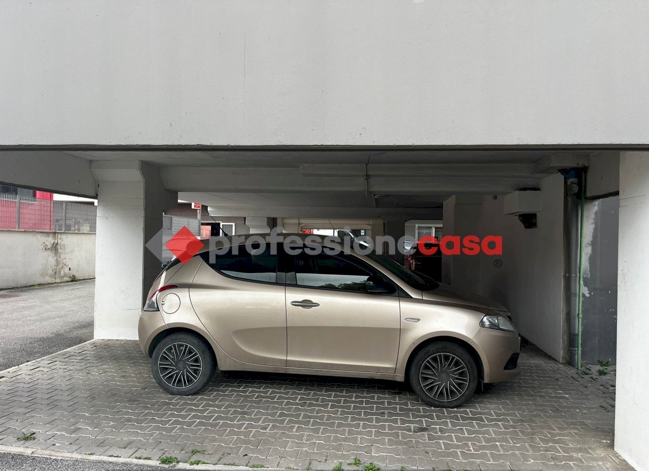 posti auto-Via Dei Castelli Romani (3).jpeg - Parking space Pomezia - photo 3