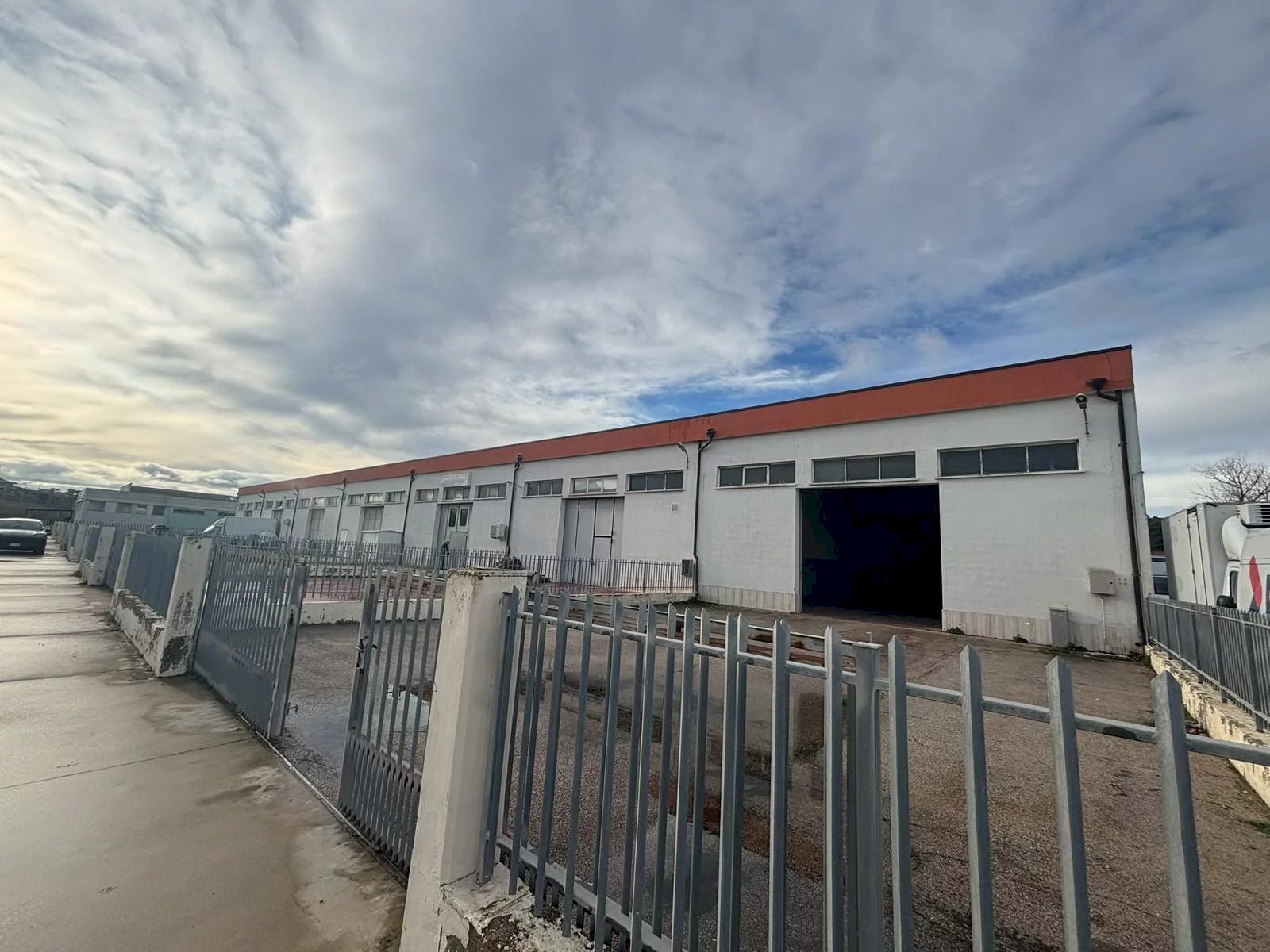 Capannone Silvi - foto 1