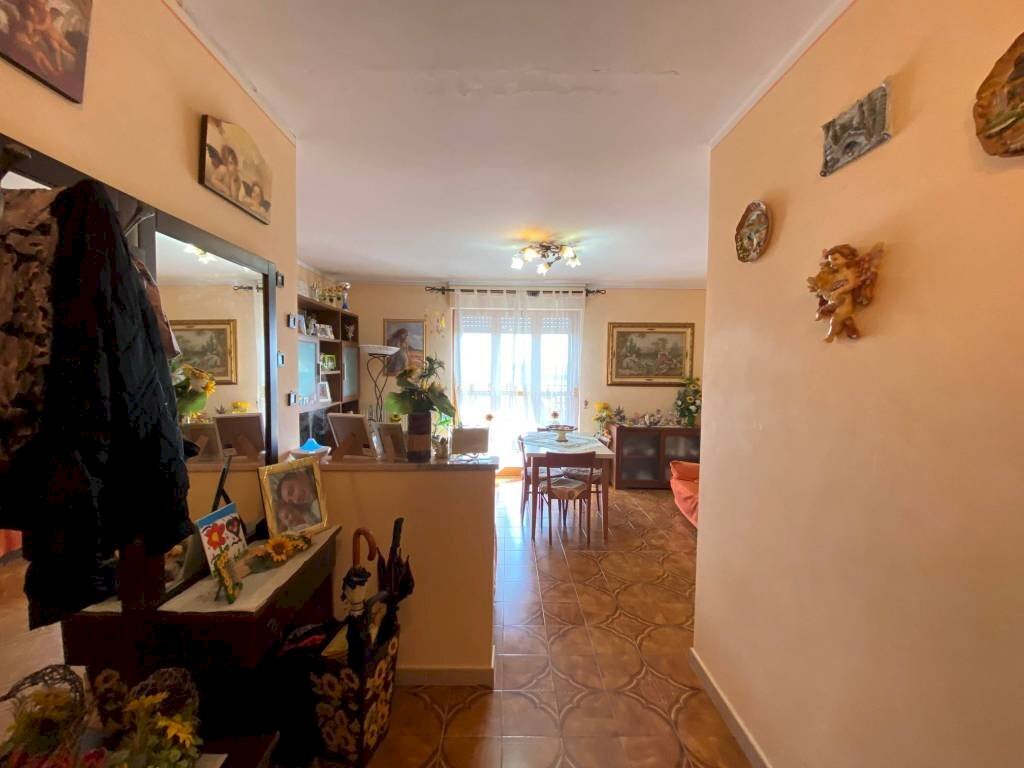 soggiorno - Trilocale via Alina Tumedei Casalis, 53, Carmagnola - foto 3