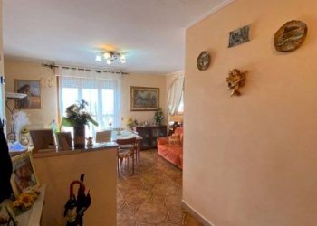 ingresso - Trilocale via Alina Tumedei Casalis, 53, Carmagnola - foto 2