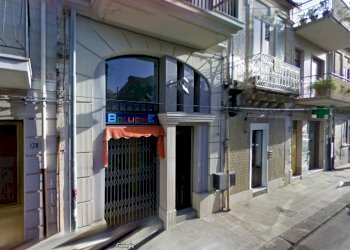 BASSO esterno.jpg - Locale Commerciale via V.Emanuele  1740, Canicattini Bagni - foto 1