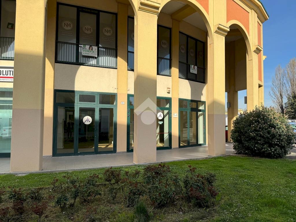 Shop Via Foro Boario, Lugo - photo 3