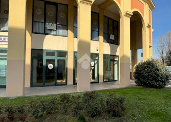 Shop Via Foro Boario, Lugo - photo 3