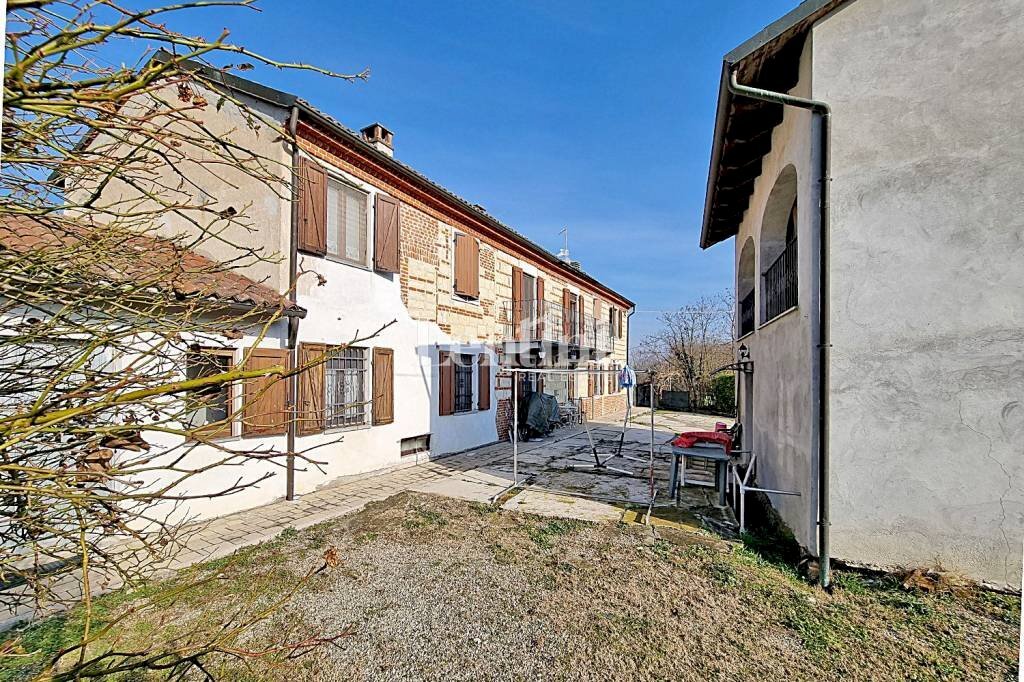 Giardino - Villa strada Rolasco, 75, Casale Monferrato - foto 3