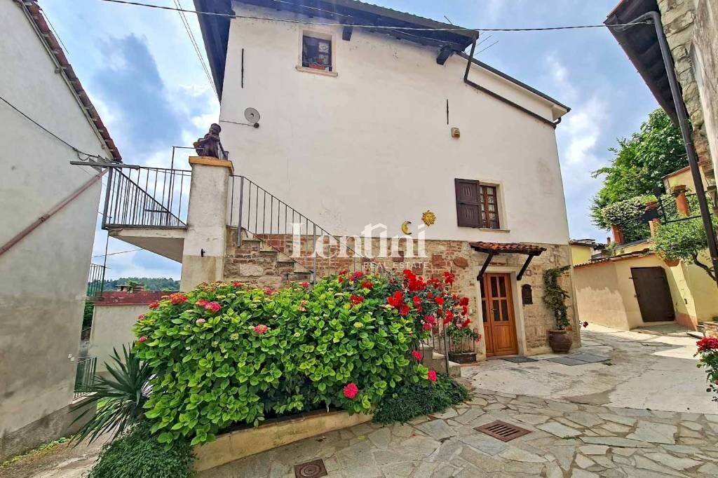 Facciata - Villa via Trento e Trieste, 18, Ozzano Monferrato - foto 2