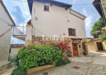 Facciata - Villa via Trento e Trieste, 18, Ozzano Monferrato - foto 2