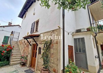 Facciata - Villa via Trento e Trieste, 18, Ozzano Monferrato - foto 3