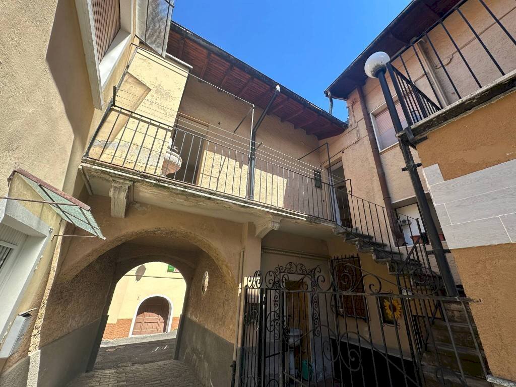 Facciata - Two-room apartment via Filanda, Porto Valtravaglia - photo 2