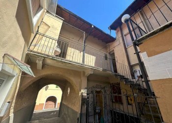 Facciata - Appartamento via Filanda, Porto Valtravaglia - foto 2