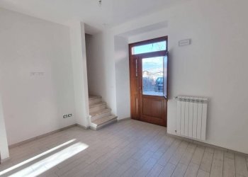 Stanza non arredata - Casa indipendente via Colle Saraceno, 24, Villa Sant'Angelo - foto 3