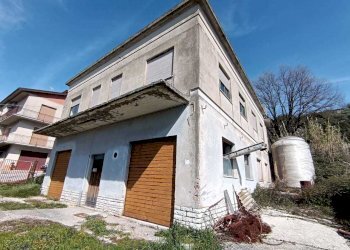 WhatsApp Image 2024-03-18 at 12.40.40.jpeg - Non Alimentare Amelia - foto 11