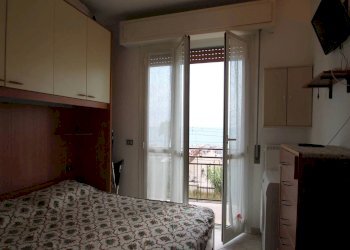 camera - Bilocale Corso Europa 20., Borghetto Santo Spirito - foto 9