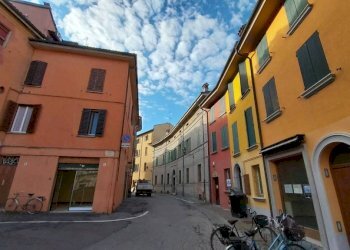 Zona - Negozio piazza Camillo Benso di Cavour, San Giovanni in Persiceto - foto 1