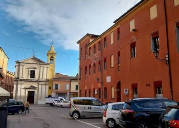 Zona - Negozio piazza Camillo Benso di Cavour, San Giovanni in Persiceto - foto 2