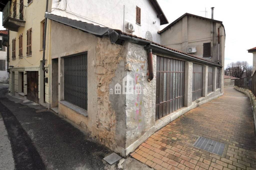 Facciata - Magazzino via Milite Ignoto, 3, Cuorgnè - foto 1