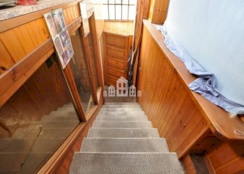 Vano scala - Magazzino via Milite Ignoto, 3, Cuorgnè - foto 12