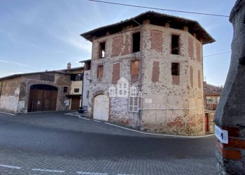Facciata - Casa indipendente via Roma, 11, Bairo - foto 1