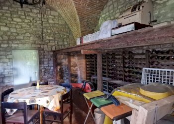 17.jpg - Portion of a house Frazione Niccone, Umbertide - photo 17