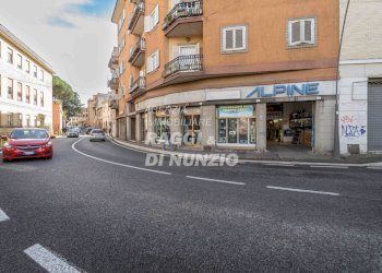 _DSC5472.jpg - Locale Commerciale Via Luciano Manara, Frascati - foto 2